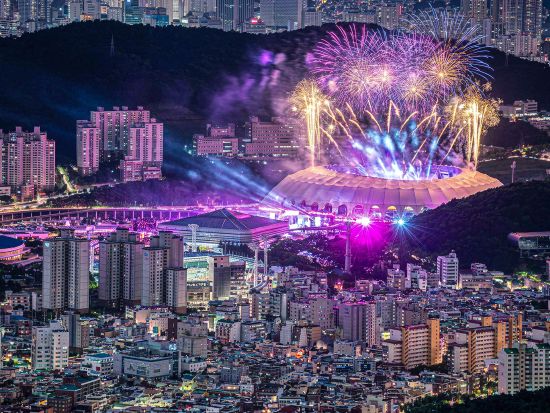 6月12＆13 KPOPグループWORLDTOUR 釜山↔アジアド主競技場　片道or往復送迎！グッズ購入も余裕の早着＋往復プランは荷物預かり付＜選べる出発地＞ 