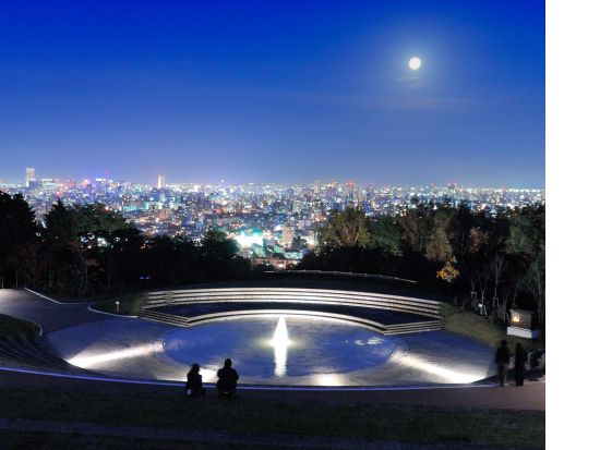 【札幌発着】幌見峠で幻想的な夕暮れラベンダーと夜景観賞＆夜景の名所旭山記念公園＆大倉山ジャンプ場【夕方出発】