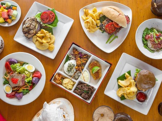 Tiki's Grill & Bar - Waikiki4