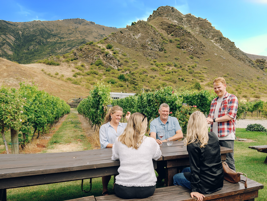 Group-tasting-brennan