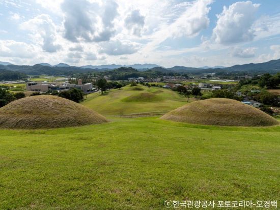 【10月15日限定】咸安（ハマン）落火ノリ＆釜山観光ツアー 甘川文化村＋アクヤン生態公園＋咸安末伊山古墳群＋無尽亭＜昼食付／日本語ガイド付／釜山発着＞