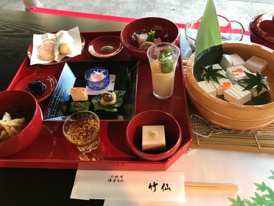 京料理ゆどうふ竹仙にて「冷やし豆腐おきまり」
