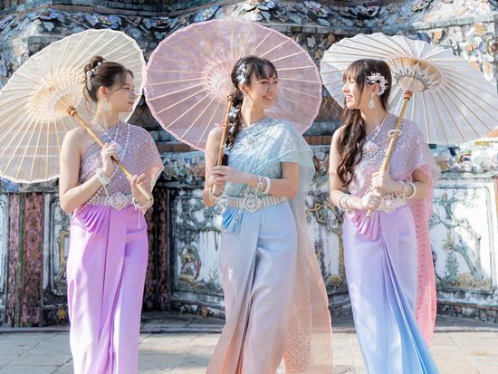 タイ民族衣装レンタル　チャリス・タイ・スタジオ「Charis Thai Studio」 本格アクセサリー＆ヘアセット＆写真撮影プランあり＜王宮至近＞の写真1