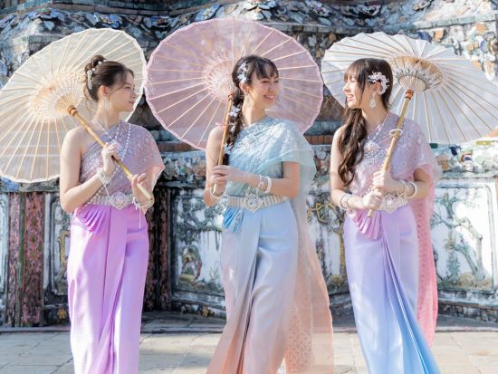 タイ民族衣装レンタル　チャリス・タイ・スタジオ「Charis Thai Studio」 本格アクセサリー＆ヘアセット＆写真撮影プランあり＜王宮至近＞