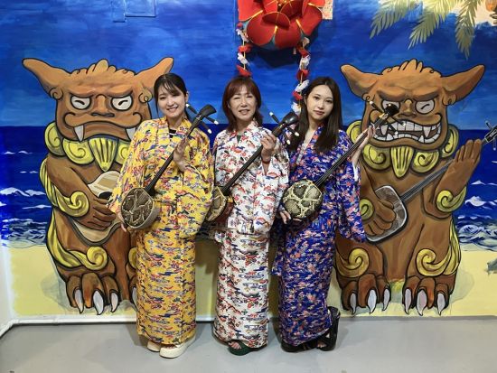 琉装体験 沖縄伝統衣装でフォトジェニック撮影体験＜30分／ワンドリンク付／那覇＞