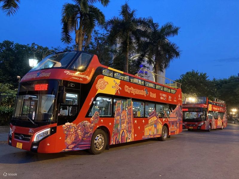 double-decker-bus-Hanoi