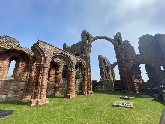 Edinburgh - Holy Island - Lindisfarne Priory