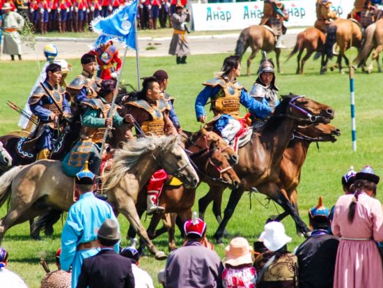 【2026年7月11日限定】ナーダム祭り観覧 日帰りツアー　開会式＆3つの競技観戦＜混載／日本語ガイド／ウランバートル発＞