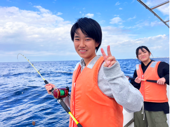 初心者歓迎！船長が丁寧にサポート♪沖縄・宜野湾発 ボートフィッシング体験ツアー（3歳〜参加OK）