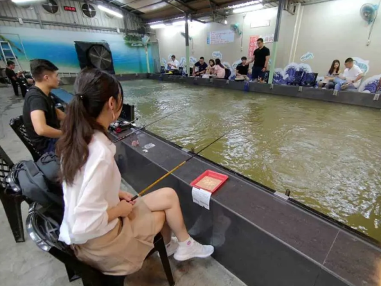 エビ釣り体験「新豪釣蝦美食廣場」　事前予約サービス＜台北／中山エリア＞