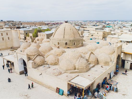 Uzbekistan_Bukhara_Kalon_Mosque_shutterstock_1377697625