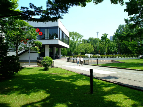 札幌アートウォーキングツアー 北海道立近代美術館＋ローカルカフェ巡り＜半日／西18丁目地下鉄駅発＞