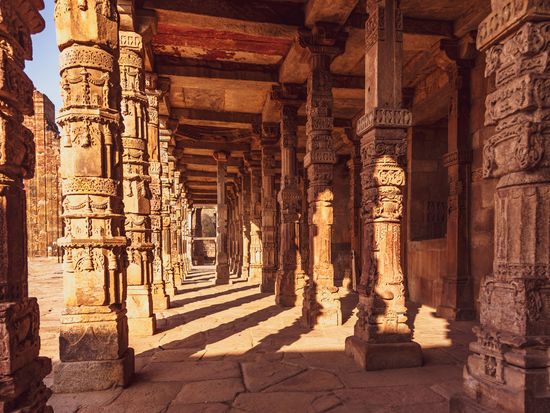 India_New Delhi_qutb minar_shutterstock_1348376357