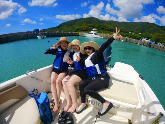 奄美大島【ボートツアー＋ナイトツアー210分】コウトリ浜上陸！奄美大島を満喫！ここでしか見られない希少な生き物を探しに行く！シュノーケリング付 