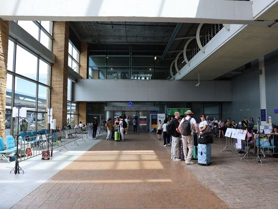 国際線ターミナル　出口2番