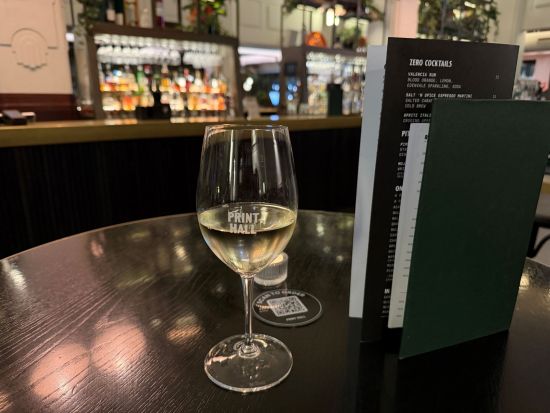パースおしゃれバー3軒飲み歩きツアー　名物チリマッスル＆ドリンクで夜の街を満喫！＜夕食・ドリンク3杯付／日本語ガイド／パース発＞