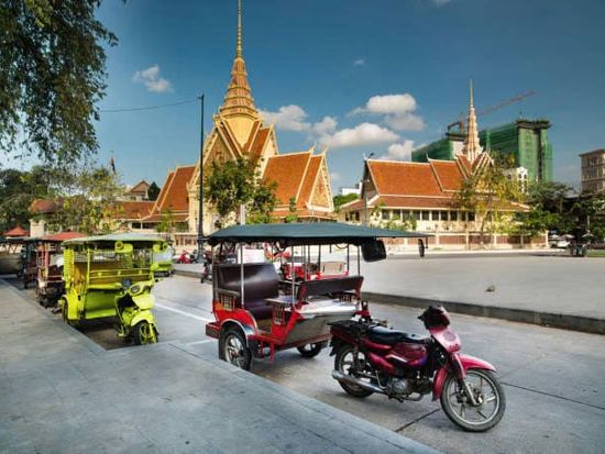 Cambodia_Siemreap_Tonle_sap_tuk_tuk