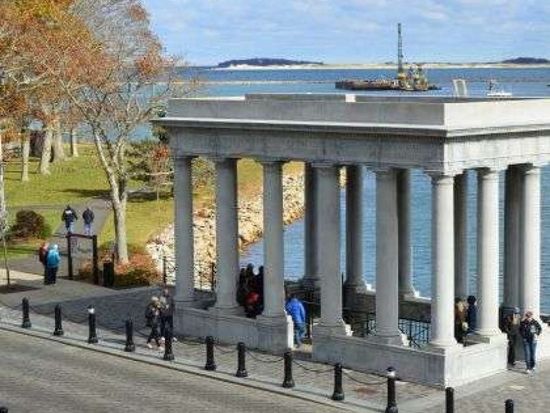 Plymouth-Rock-Plymouth-MA-photo-Ted-Curtin-850x850