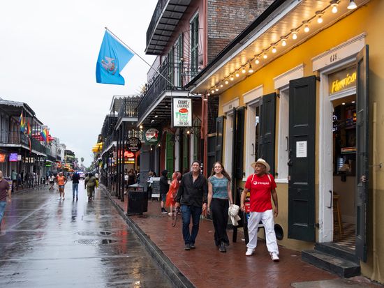 Urban-Adventures-USA-New-Orleans-Jazz-Tour-Bourbon-street-1