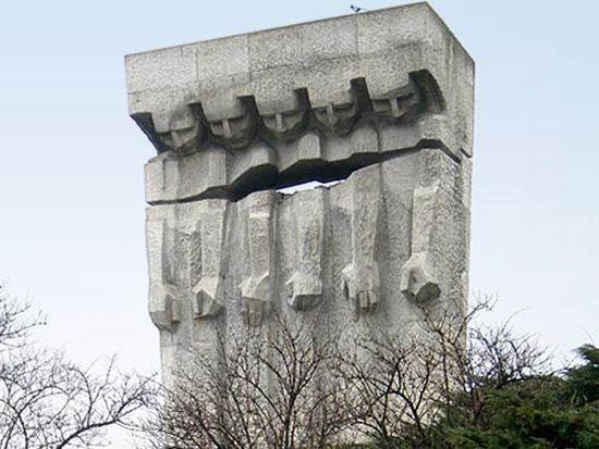 WW2-memorial-Krakow-Plaszow