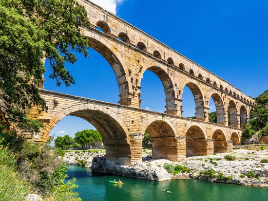 France_Pond du Gard_AdobeStock_255242019