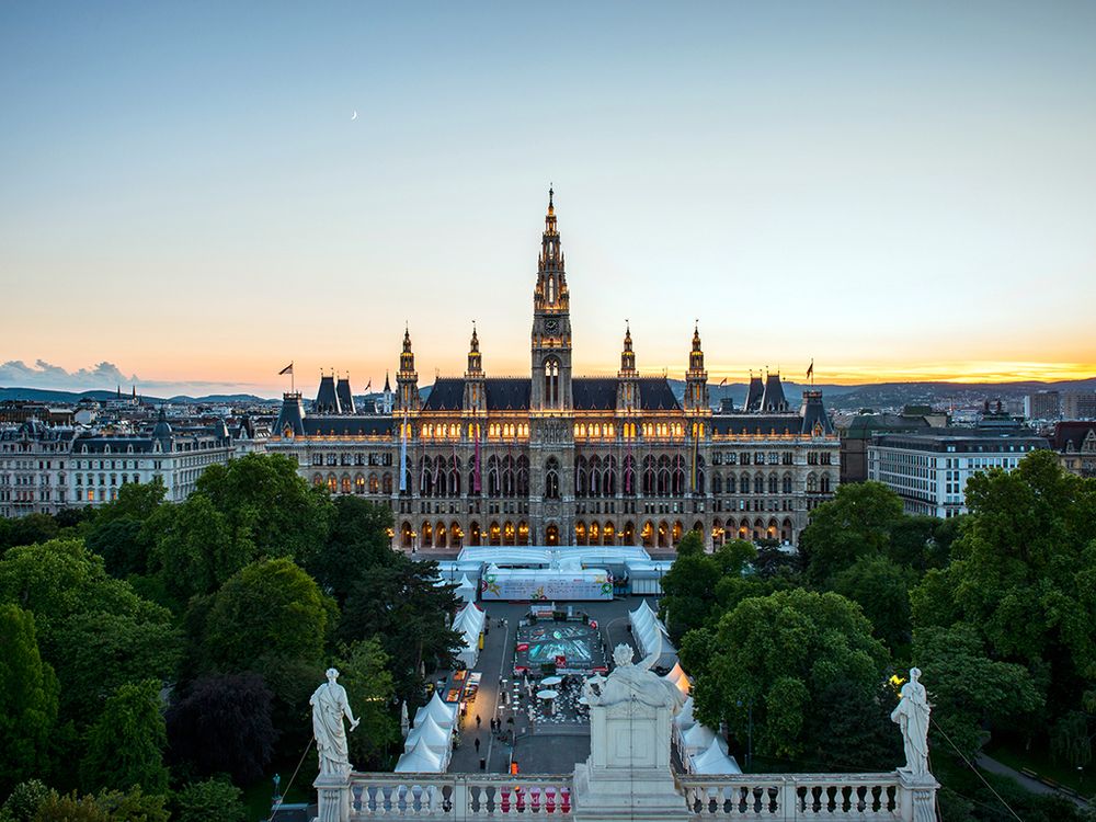 Vienna Panoramic Sightseeing Bus Tour at Night