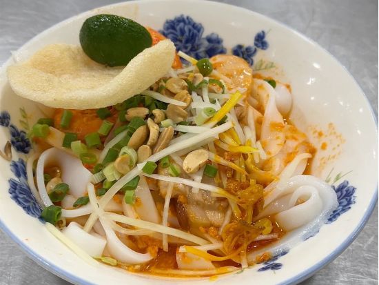 ミシュランガイド掲載の人気店を巡る！ダナン食べ歩きツアー シクロ乗車＆ベトナムコーヒー体験付き＜日本語ガイド／朝食・昼食付／ダナン・ホイアン発＞