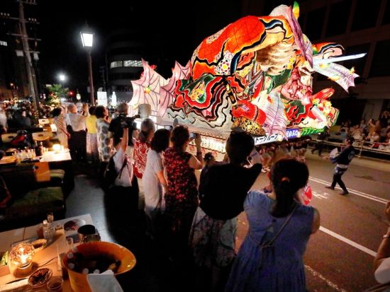 青森ねぶた祭プレミアム観覧席2026　ねぶた祭を特別な空間で満喫＜8月2日～6日／2名席・4名席・VIP席＞