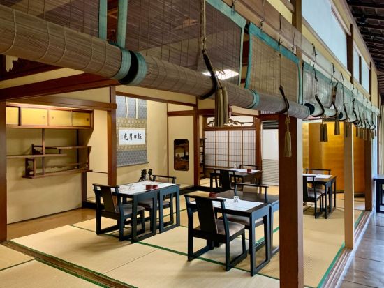 おわら風の盆特別体験ツアー 老舗料理旅館で味わう「お座敷おわら」と会席料理＜夕食付／8月限定／八尾＞
