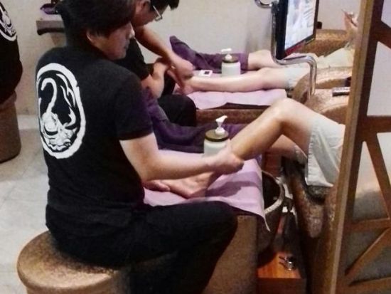 台北 足裏＆背中マッサージ体験　行天宮駅徒歩4分！「玄武養身会館」事前予約サービス＜健康薬膳茶飲み放題付き＞