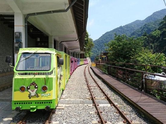 烏来観光トロッコ　乗車券事前予約サービス　雲仙楽園または内洞国家森林遊楽区とのセットプランあり