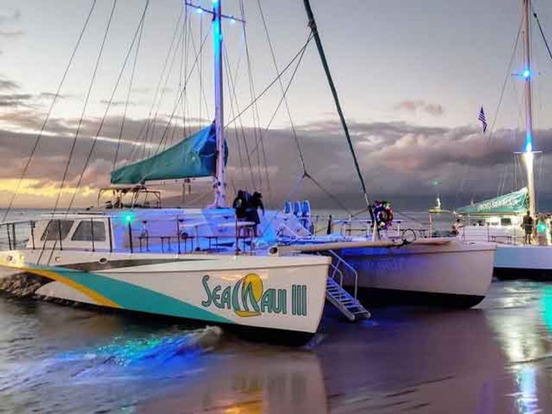 seamaui_boat_sunset01