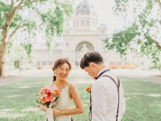 フォトウェディング　カールトンガーデンまたはフリンダース駅＋ブライトンビーチ　新婦様ヘアメイク込み　衣装持ち込みプラン＜撮影1.5時間／専用車移動／日本語対応＞