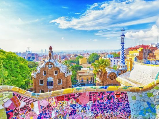 spain_barcelona_parc-guelle_shutterstock_1111399439