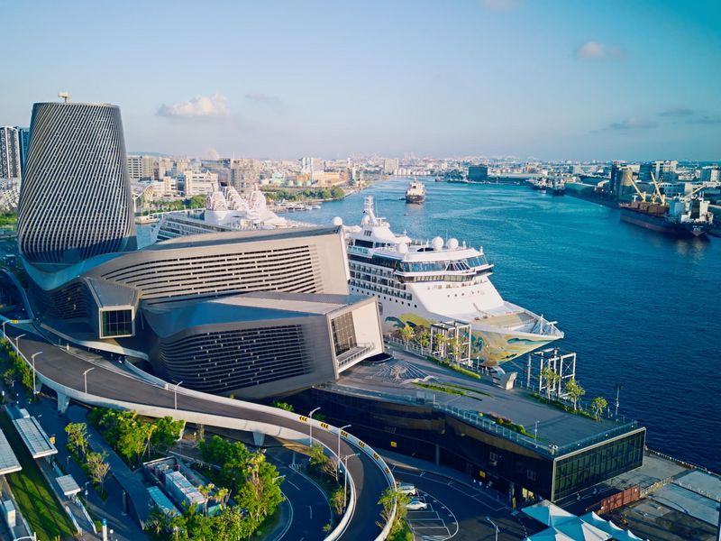 Taiwan_Kaohsiung Port_pixta_119380880_L