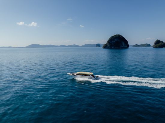 【片道送迎】ピピ島⇒クラビ 高速スピードボート送迎　美しいアンダマン海を爽快クルーズ！ホテル・空港送迎付きプランあり＜選べる午前or午後発＞の写真4