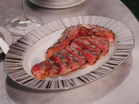 ダブルシックス・ラグジュアリーホテル　食事券＆事前予約サービス　サンセットカクテルまたはディナー