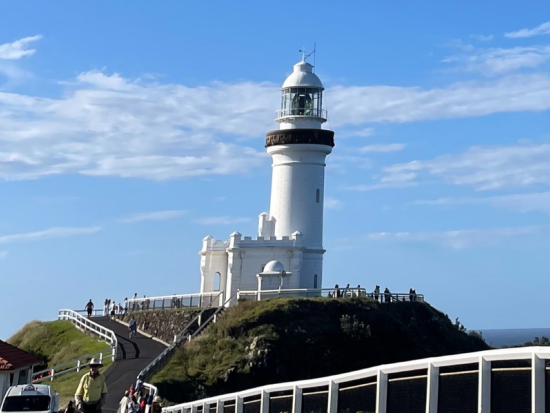 【貸切】バイロン・ベイ観光ツアー　灯台ウォーク＋バイロンベイ散策＋クリスタルキャッスル＜1～6名／8時間／日本語ガイド／ゴールドコーストまたはブリズベン発＞
