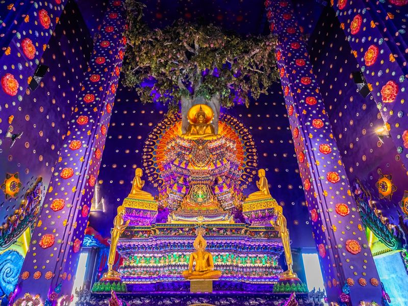 Thailand_Ayutthaya_Wat Klang Khlong Wattanaram_adobe_1137222957