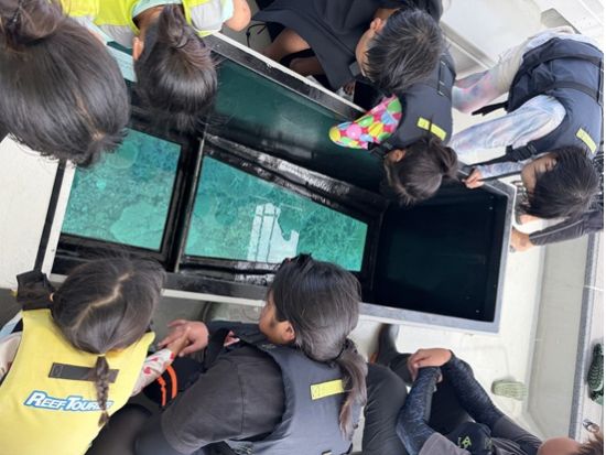 宮古島・八重干瀬グラスボート＆シュノーケリングツアー　日本最大級サンゴ礁と熱帯魚を満喫＜ドローン撮影無料／池間島発／約3時間＞