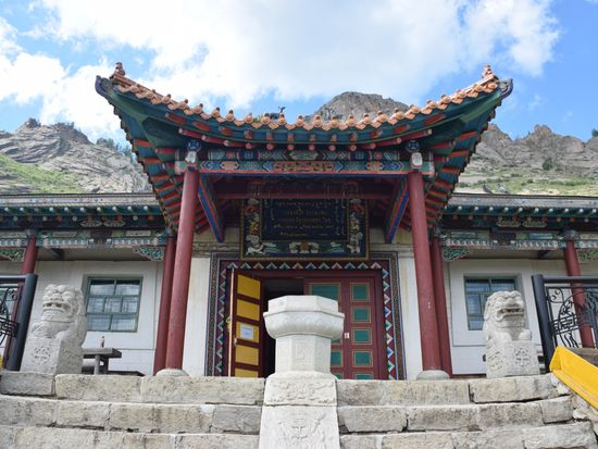 Mongolia_Aryabal Meditation Temple_pixta_92394093