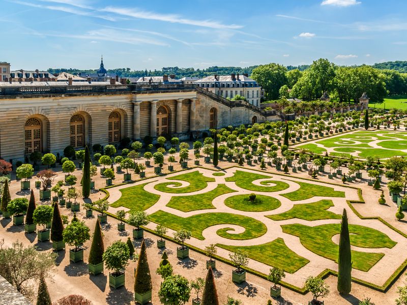 France_Versailles_Chateau_Palace_Garden_shutterstock_353035727