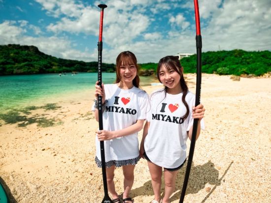 【宮古島／1.5時間】ドローン撮影付き！選べるクリアSUP・絶景ビーチSUP体験｜宮古ブルーを空から撮影｜写真動画無料