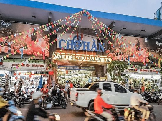 han-market-da-nang-phong-nha-locals-travel-8