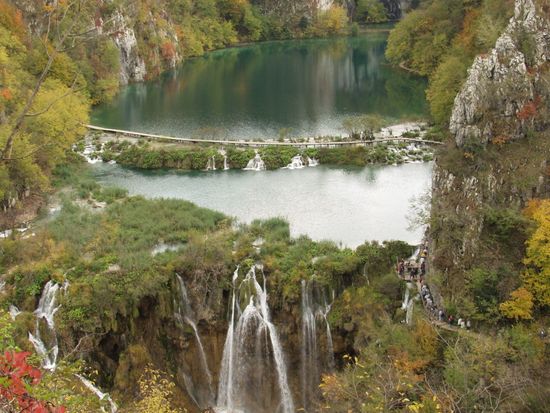 sightseeing plitvice national park in autumn