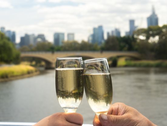 スピリット・オブ・メルボルン（Spirit of Melbourne）ランチクルーズ　ヤラリバーを巡る2時間の優雅な船旅 ＜選べる3コース料理＆フリードリンク＞