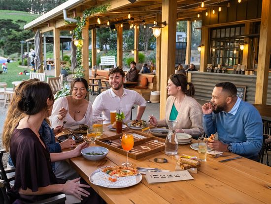 Waiheke-Island-HELLO-Summer-Day1-Shaun Jeffers-2022-250