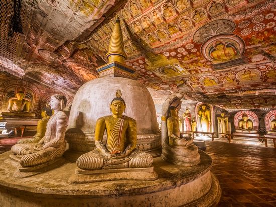Sri Lanka_Dambulla Cave Temple_AdobeStock_82836625