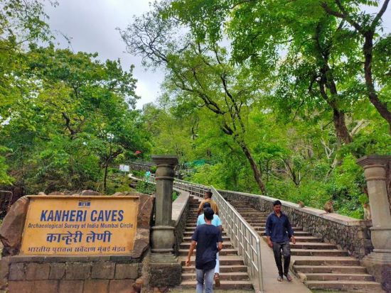 【プライベートツアー】インド最大級の仏教石窟寺院 カンヘーリー石窟群ツアー＜英語ガイド／貸切専用車／ホテル送迎付き／ムンバイ発＞