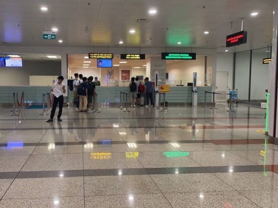 タンソンニャット国際空港ファストトラックサービス　優先レーンで出入国審査！長蛇の列をスキップしてVIP気分 ＜到着便または出発便／ホーチミン＞